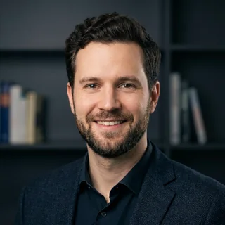 Portrait von Jonas Hartmann, Redakteur für GGL-Wettanbieter